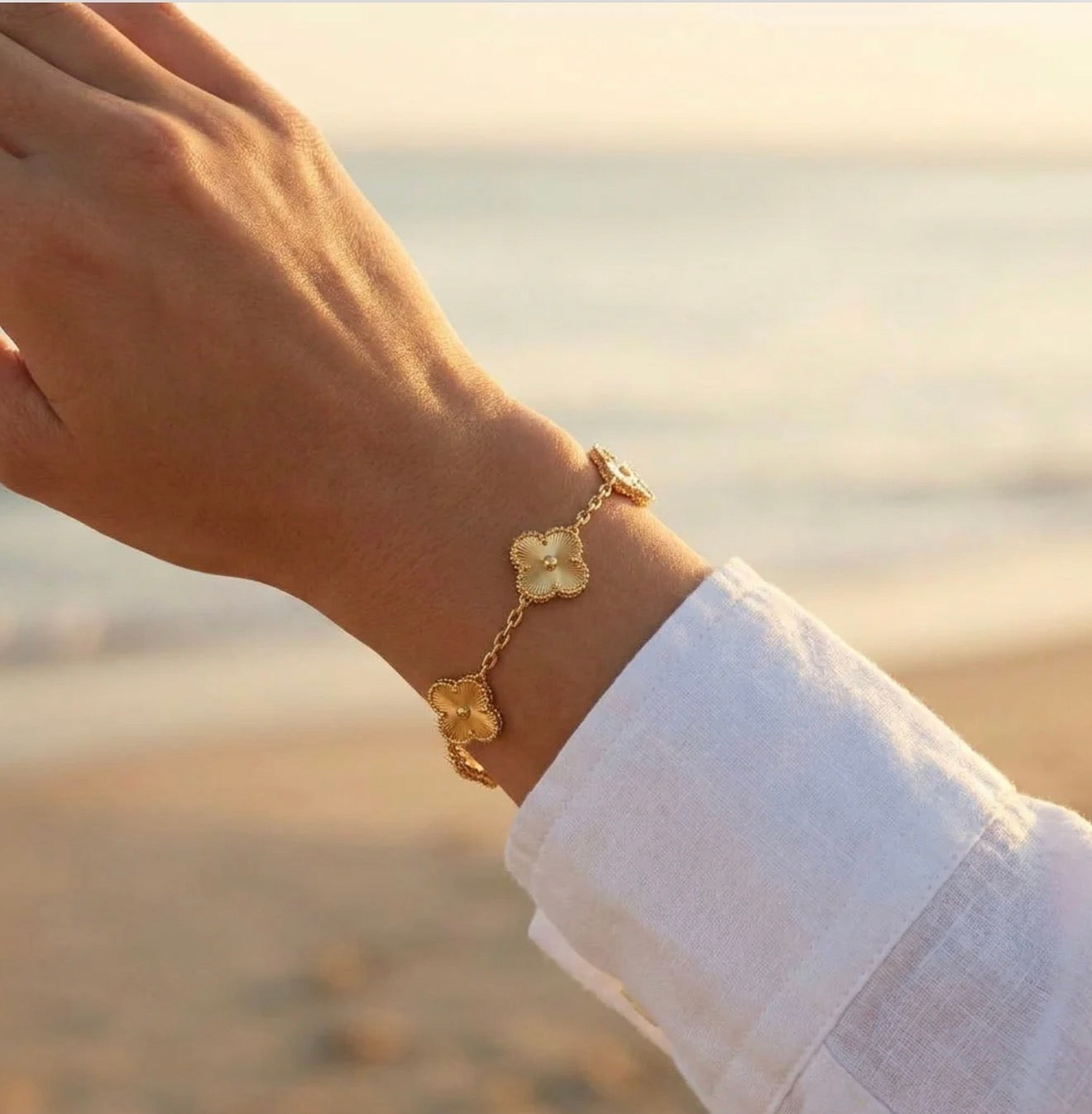 Hailey clover bracelet