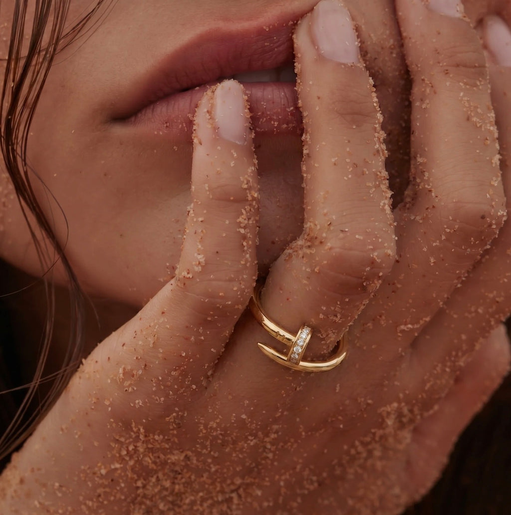 Aria nail ring