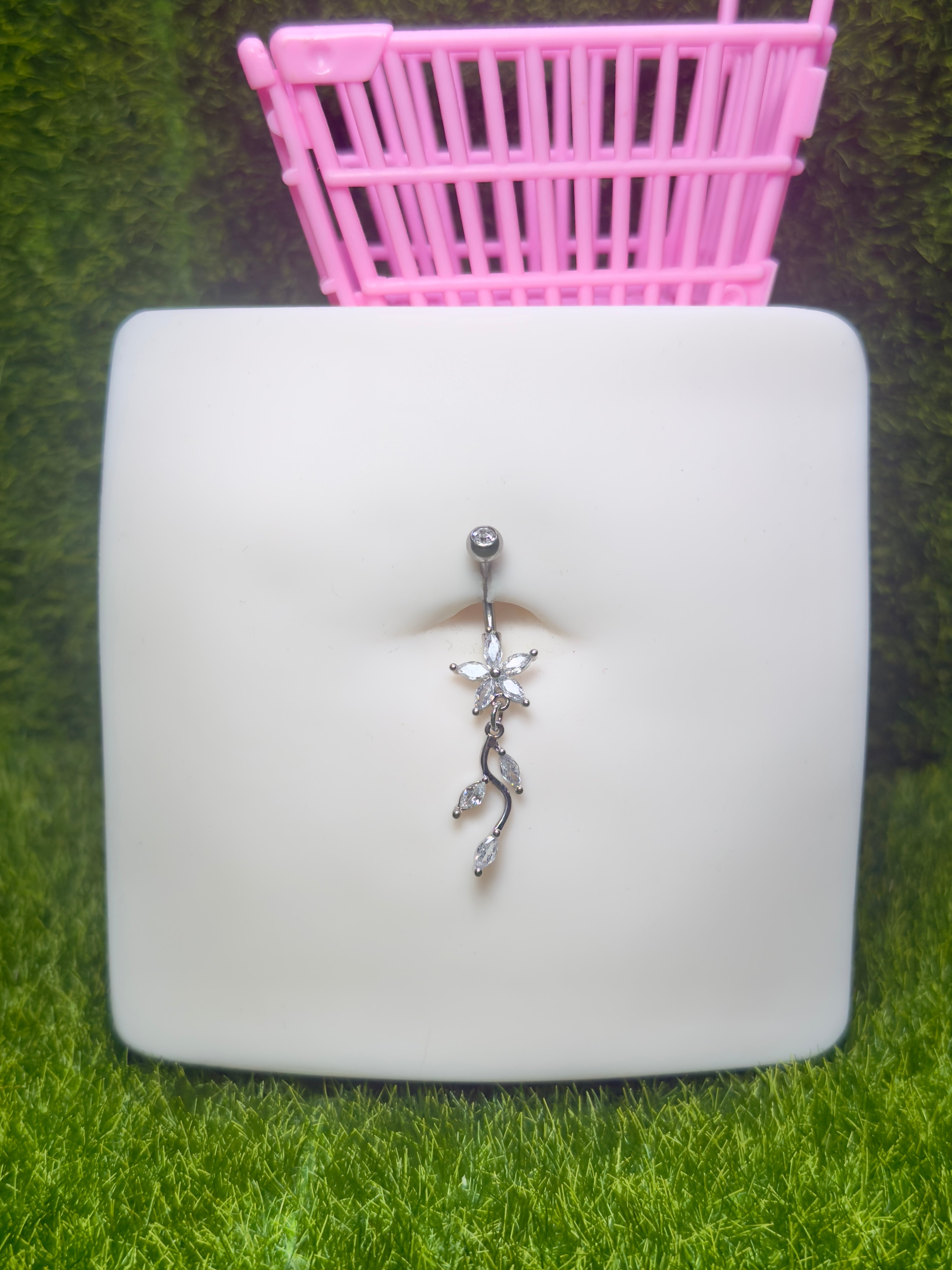 Frame flower belly ring