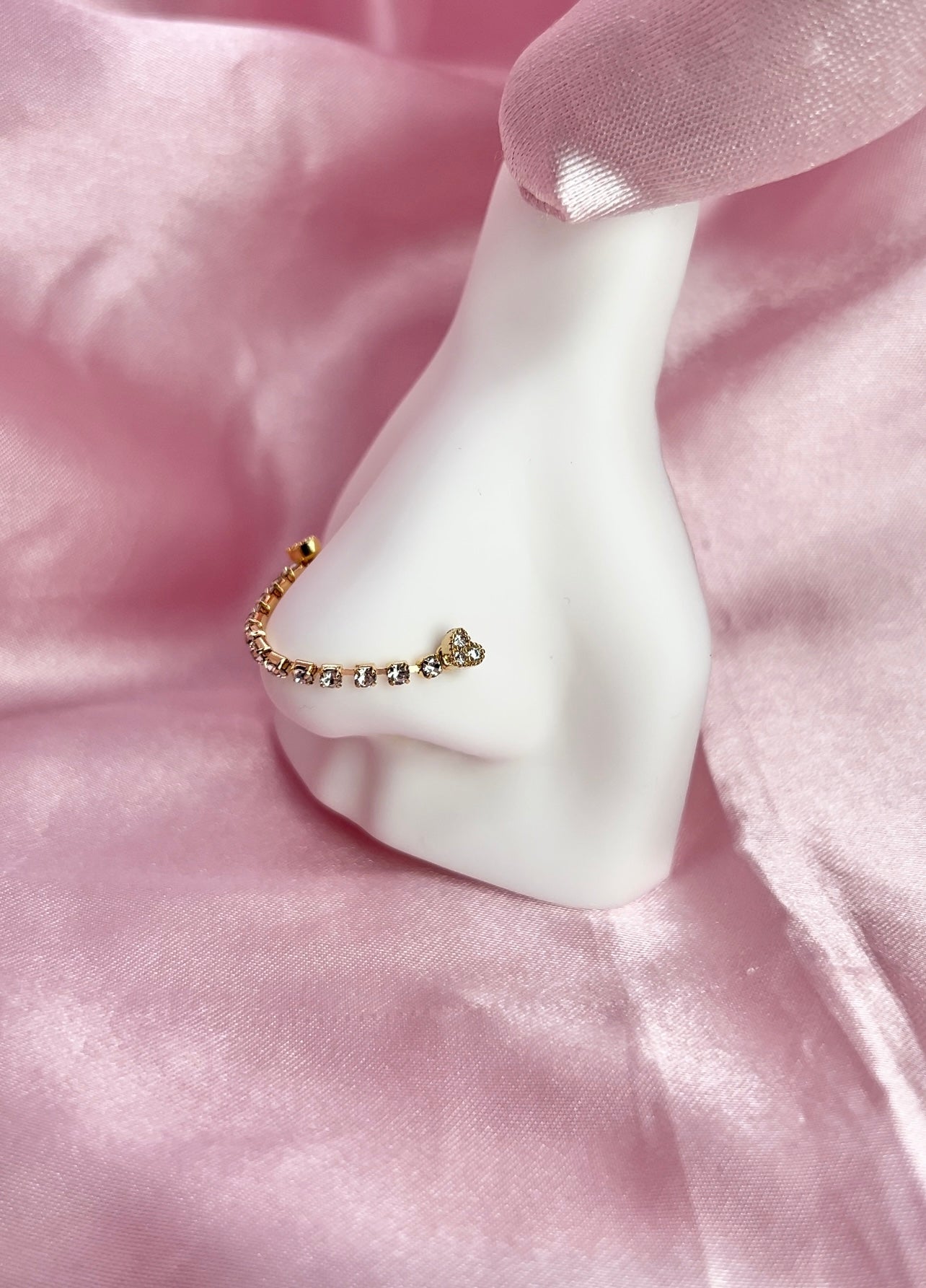 Tiny heart nose chain